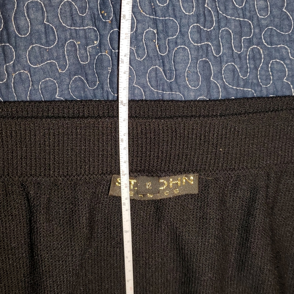 St. JOHN KNIT PENCIL SKIRT (PRE-LOVED) - Picture 7 of 9